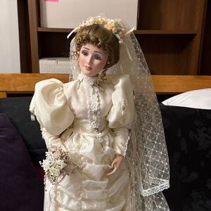 Annual bride 1993 by Dynasty Porcelain Bride Doll. Doll number D 1079.